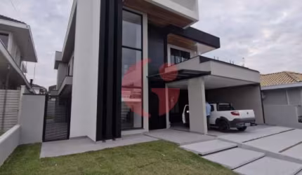 Sobrado em condomínio para venda com 4 quartos (4 suítes) - 367m² no bairro Urbanova