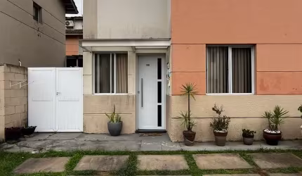 Sobrado - 3 dormitórios e 2 vagas de garagem - Todo mobiliado - Condomínio Vila Nova Horizonte
