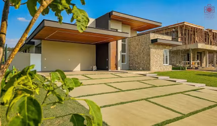 Casa de Luxo no Portal Japy Golf Club - Cabreúva/SP - 1000 m², 3 Suítes