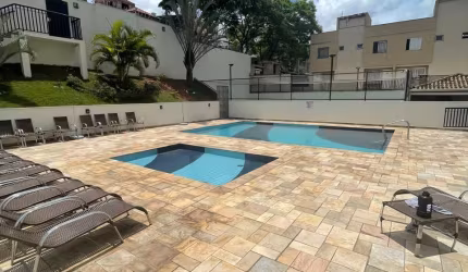 Lindo apartamento em rua tranquila e silenciosa