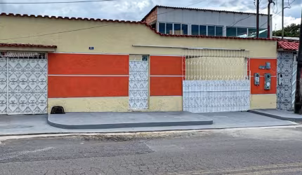 Alugo Casa com 2 suítes no conjunto Duque de Caxias