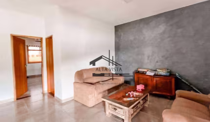 Chácara com 3 dormitórios à venda, 1231 m² por R$ 890.000,00 - Conjunto Alvorada - Uberlândia/MG