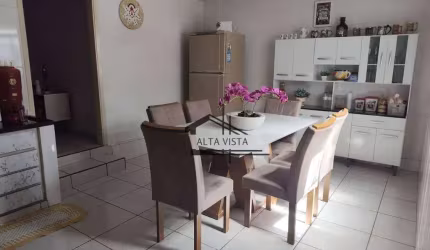 Casa com 3 dormitórios à venda, 140 m² por R$ 300.000 - Martins - Uberlândia/MG