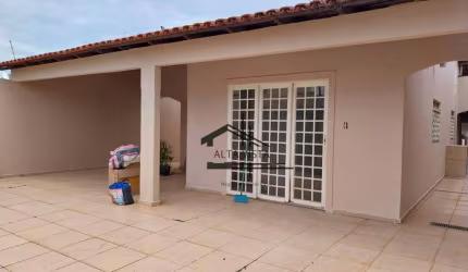 Casa com 3 dormitórios à venda, 165 m² por R$ 649.000 - Segismundo Pereira - Uberlândia/MG