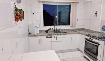 Cobertura com 4 dormitórios à venda, 187 m² por R$ 650.000 - Saraiva - Uberlândia/MG