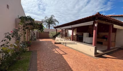 Casa com 4 dormitórios à venda, 241 m² por R$ 850.000 - Tibery - Uberlândia/MG