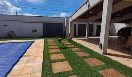 Casa com 3 dormitórios à venda, 227 m² por R$ 851.000 - Cidade Jardim - Uberlândia/MG
