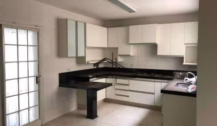 Casa com 3 dormitórios à venda, 190 m² por R$ 650.000 - Cidade Jardim - Uberlândia/MG