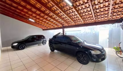 Casa com 3 dormitórios à venda, 150 m² por R$ 480.000 - Jardim Holanda - Uberlândia/MG