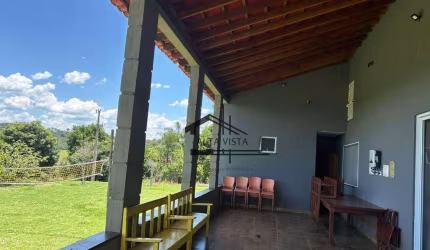 Rancho com 3 dormitórios à venda por R$ 800.000 - Distrito Industrial - Uberlândia/MG