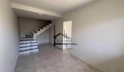 Sobrado com 2 dormitórios à venda, 73 m² por R$ 420.000 - Novo Mundo - Uberlândia/MG