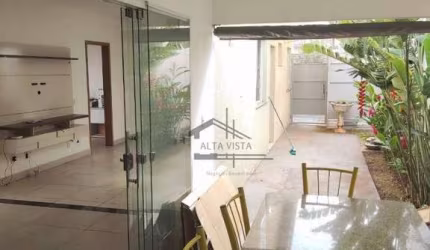 Casa com 2 dormitórios à venda, 100 m² por R$ 380.000,00 - Pacaembu - Uberlândia/MG