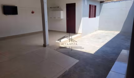Casa com 3 dormitórios à venda, 210 m² por R$ 500.000 - Custódio Pereira - Uberlândia/MG