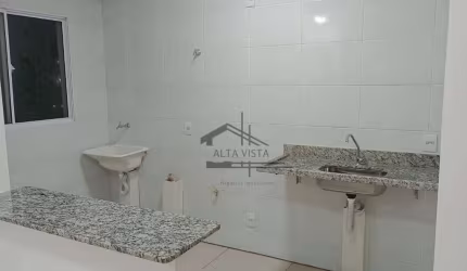 Apartamento com 2 dormitórios à venda, 66 m² por R$ 240.000 - Jardim Patrícia - Uberlândia/MG