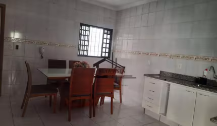 Casa com 3 dormitórios à venda, 150 m² por R$ 560.000 - Martins - Uberlândia/MG