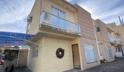 Sobrado com 3 quartos  para alugar, 91.00 m2 por R$3000.00  - Guaira - Curitiba/PR