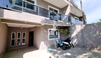 Sobrado à venda, 240 m² por R$ 798.000,00 - Cajuru - Curitiba/PR