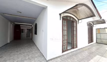 Casa com 2 dormitórios para alugar, 80 m² por R$ 2.810,00/mês - Afonso Pena - São José dos Pinhais/PR