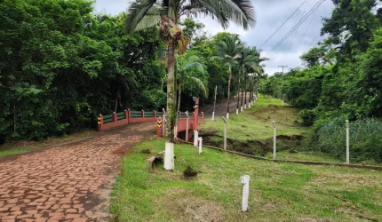 VENDE-SE CHàCARA no Condomínio Ita&#250;na, Estrada do Limoeiro em Londrina, com 10.001,00 m&#178; (01 hectare), casa de 260 m&#178;, Londrina/Pr.