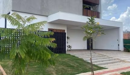 à venda! Excelente Sobrado, com suíte master e 4 vagas de garagem, com 250 m&#178; no Condomínio Golden Park 2, Londrina/Pr.