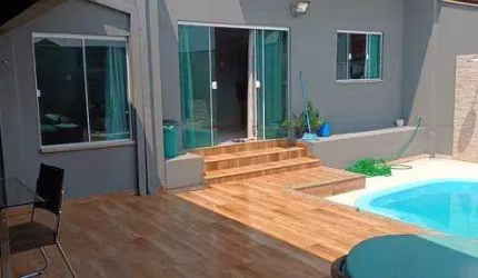 EXCELENTE Sobrado de 300 m&#178; - (3 dormts. + 1 suíte com closet e hidro) a VENDA em Cambé/Pr.