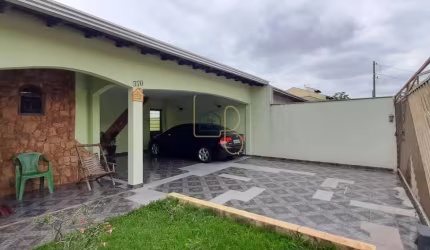VENDE-SE CASA ASSOBRADADA DE 3 QUARTOS NO JARDIM SANTA MONICA