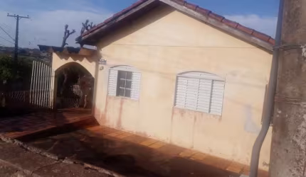 Casa á VENDA com 2 dormitórios de 376 m2 no Bairro Olímpico ? Londrina.