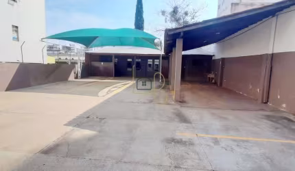 Sobrado á VENDA no Centro de Londrina com área total de 700 m2.
