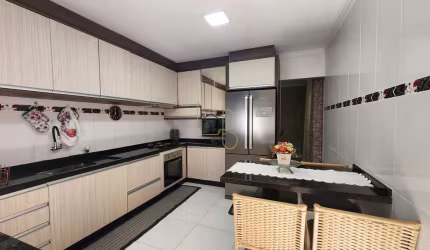 Casa a Venda na região norte em Londrina, (3 Dormits., sendo 1 suíte), Terraço com área gourmet. Armários Planejados em Todos os Ambientes!