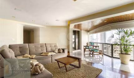 Apartamento em condomínio clube