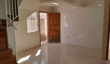 Sobrado para venda tem 90 metros quadrados com 2 quartos em Cidade Industrial - Curitiba - PR