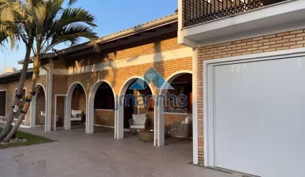 Casa para venda com 230 m² com 3 quartos, 2 vagas - Florianópolis/SC - Ref. 9068