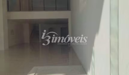 Excelente sala comercial para aluguel ANUAL com ótima localização no bairro Meia praia em Itapema/SC