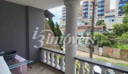 Casa semi-mobiliada com 5 dormitórios para alugar, 3 vagas - Nações - Balneário Camboriú/SC