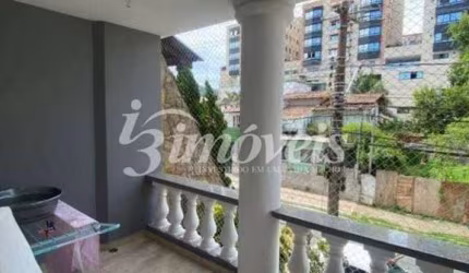 Casa semi-mobiliada com 5 dormitórios para alugar, 3 vagas - Nações - Balneário Camboriú/SC