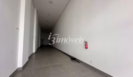 Sala / Loja, para locação anual,105m², Bairro Canto da praia, Porto Belo-SC, com grande visibilidade de quem passa.