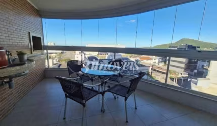 Amplo apartamento para locação anual com vista para a Marina de Itajaí