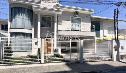 Casa à venda, AVERBADA, 3 quartos, sendo 1 suíte com closet, 2 vagas, piscina, Bairro São Judas, Itajaí-SC