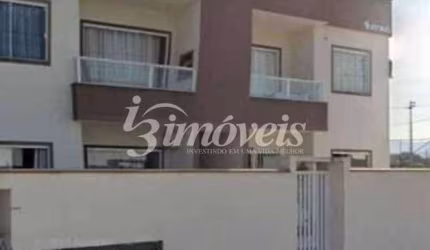 Apartamento térreo à venda, 2 quartos, 2 vagas, Condomínio Residencial PE 84, Bairro Espinheiros, Itajaí-SC