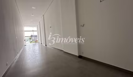 Sala / Loja, para locação anual, 104,78m², Bairro Canto da praia, Porto Belo-SC, com grande visibilidade de quem passa.