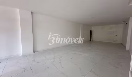 Sala / Loja, para locação anual, 89,53m² , Bairro Praia Brava, Itajaí-SC, com grande visibilidade de quem passa.
