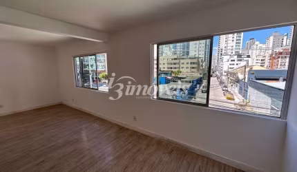 Sala, para locação anual, 43m² , Bairro Centro, Balneário Camboriú-SC.