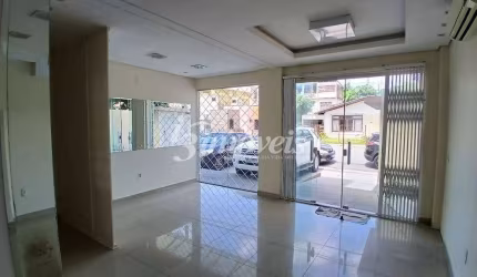 Sala Comercial para Locação Anual, no térreo, 50 m²privativos, com banheiro e copa, Bairro Vila Operária, Itajaí-SC