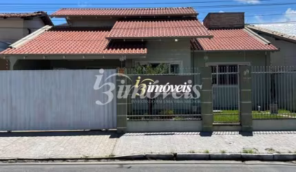 Casa á venda 2 quartos, sendo 1 suíte, 1 mezanino, banheiro, lavanderia, área de lazer com churrasqueira , 2 vagas de garagem,  bairro cordeiros, Itajaí, SC