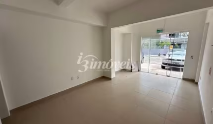Sala / Loja, para locação anual, 20m² ,Bairro Centro , Navegantes-SC, com grande visibilidade de quem passa.