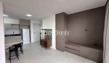 Apartamento Loft para locação anual semimobiliado, decorado e equipado, 1 vaga de garagem, Edifício 4Sete, no bairro Centro, Itajaí-SC