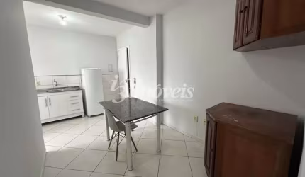 Apartamento para locação anual, semimobiliado, 2 quartos,1 banheiro, 1 vaga de garagem, no bairro Centro, Itajaí-SC