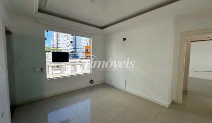 Sala Comercial para Locação Anual com divisórias, 90m² privativos, no Centro de Itajaí-SC