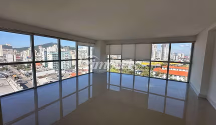 Sala Comercial para Locação Anual, 43,22m² privativos, no Centro de Itajaí-SC