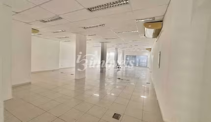 Sala Comercial para Locação Anual, 315m² privativos, no Centro de Itajaí-SC